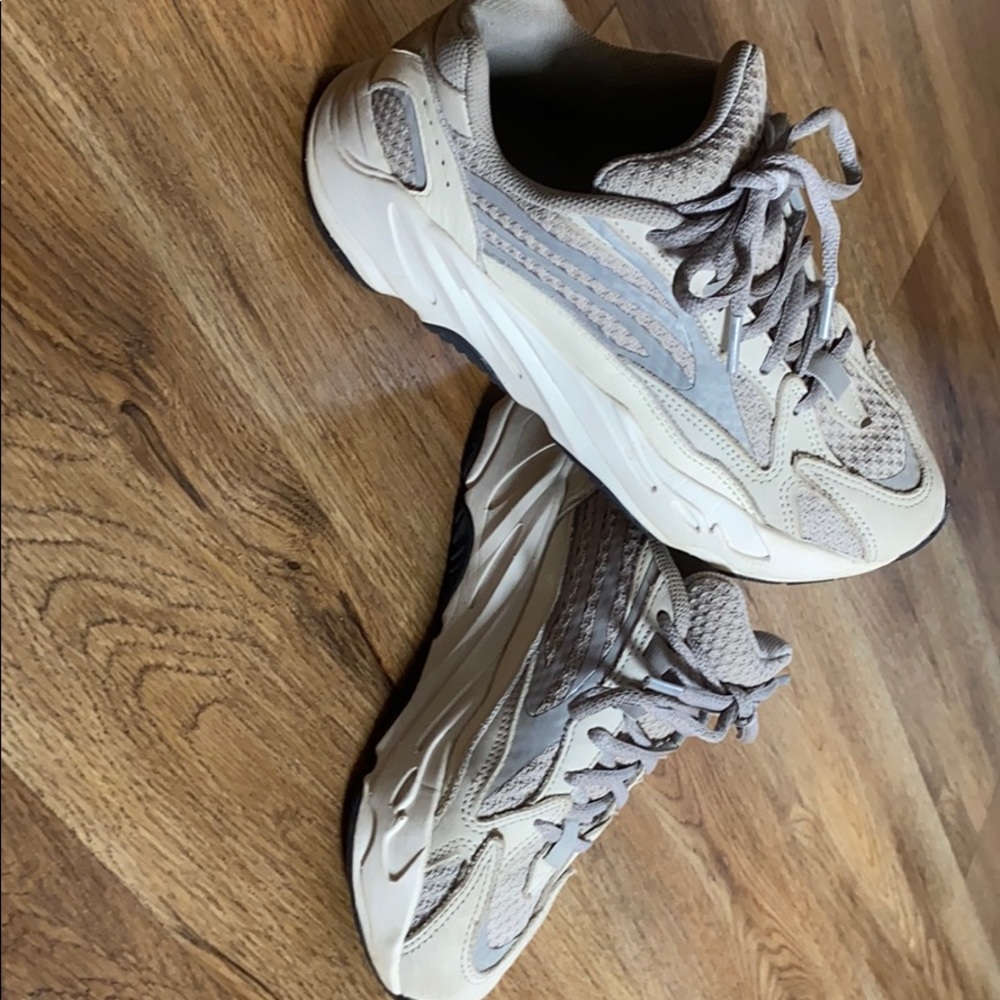 Yeezy Boost 700 V2 Static; in good used condition.